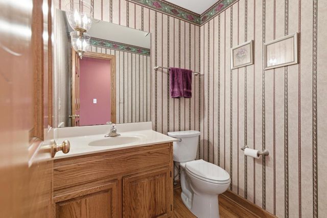 12685 W Barbary COURT, New Berlin, WI 53151