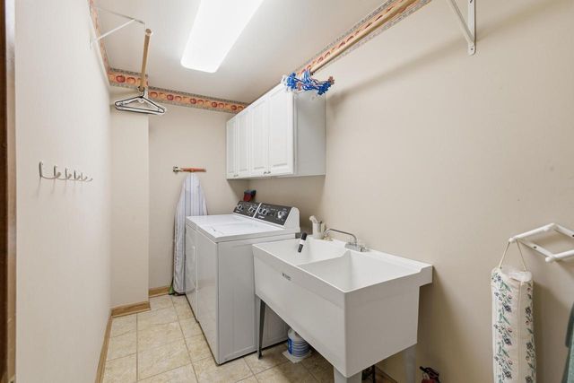 12685 W Barbary COURT, New Berlin, WI 53151