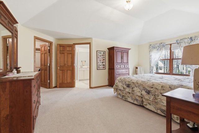 12685 W Barbary COURT, New Berlin, WI 53151