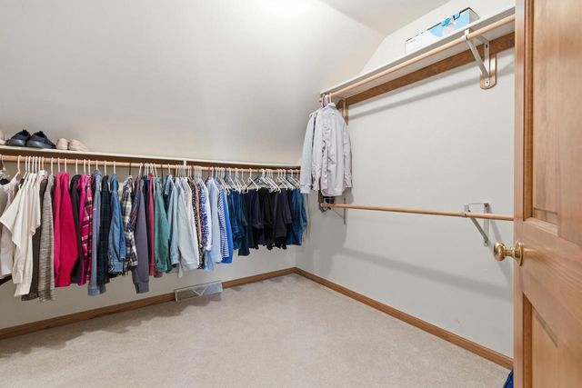 12685 W Barbary COURT, New Berlin, WI 53151