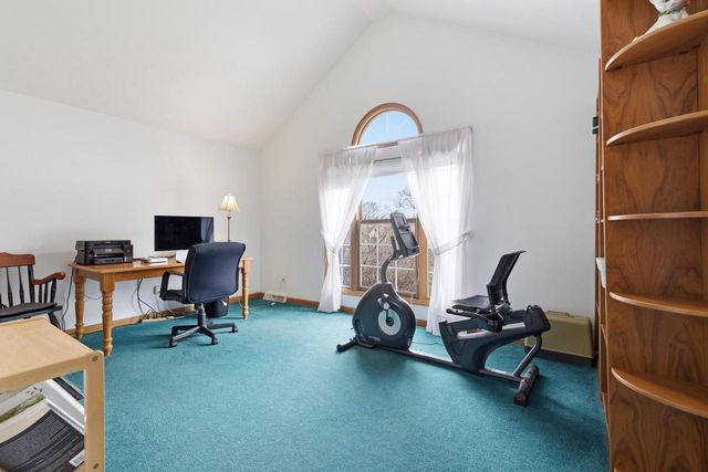 12685 W Barbary COURT, New Berlin, WI 53151