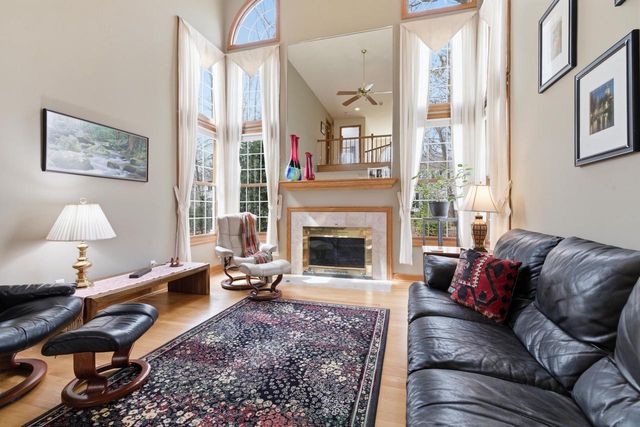 12685 W Barbary COURT, New Berlin, WI 53151