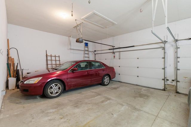 12685 W Barbary COURT, New Berlin, WI 53151