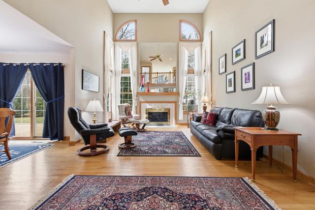 12685 W Barbary COURT, New Berlin, WI 53151