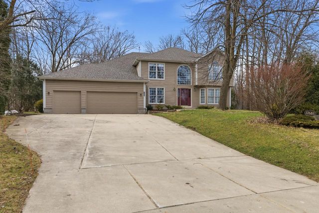 12685 W Barbary COURT, New Berlin, WI 53151