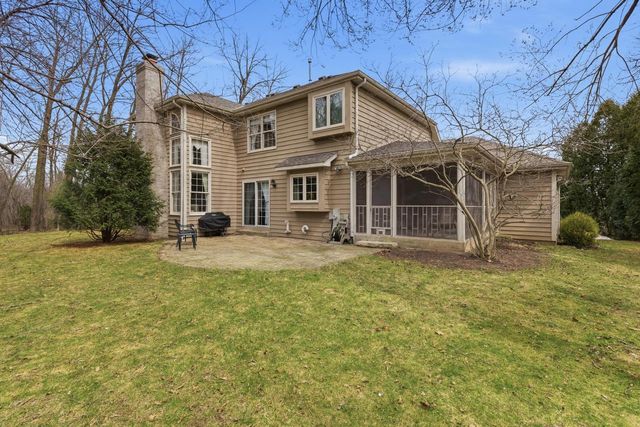 12685 W Barbary COURT, New Berlin, WI 53151