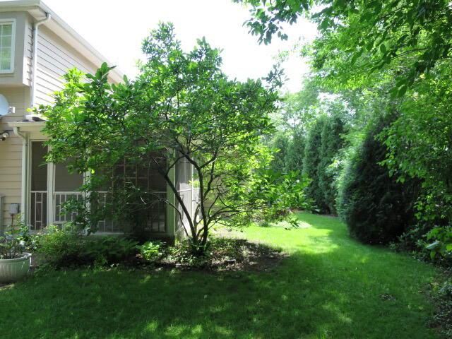 12685 W Barbary COURT, New Berlin, WI 53151