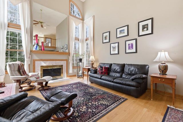 12685 W Barbary COURT, New Berlin, WI 53151