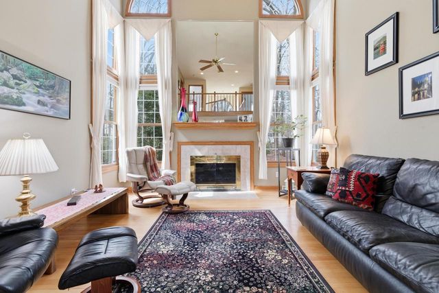 12685 W Barbary COURT, New Berlin, WI 53151