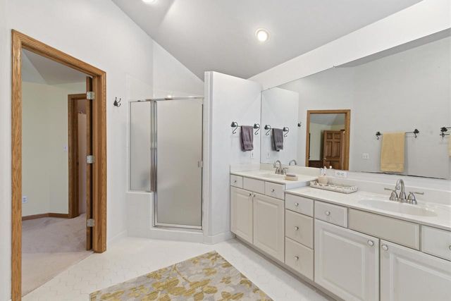 12685 W Barbary COURT, New Berlin, WI 53151