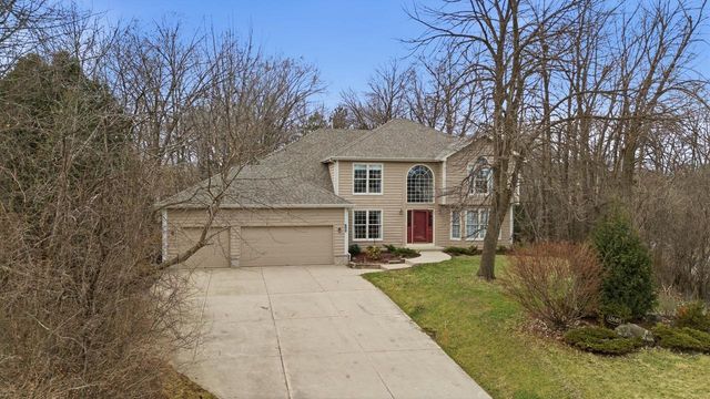 12685 W Barbary COURT, New Berlin, WI 53151