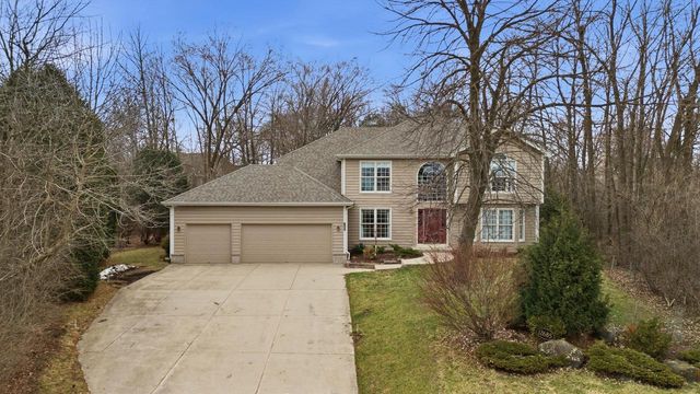 12685 W Barbary COURT, New Berlin, WI 53151