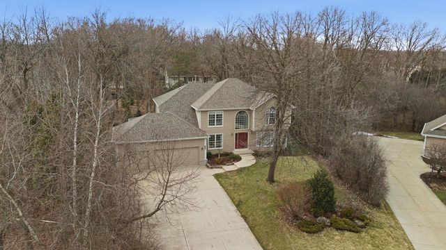 12685 W Barbary COURT, New Berlin, WI 53151