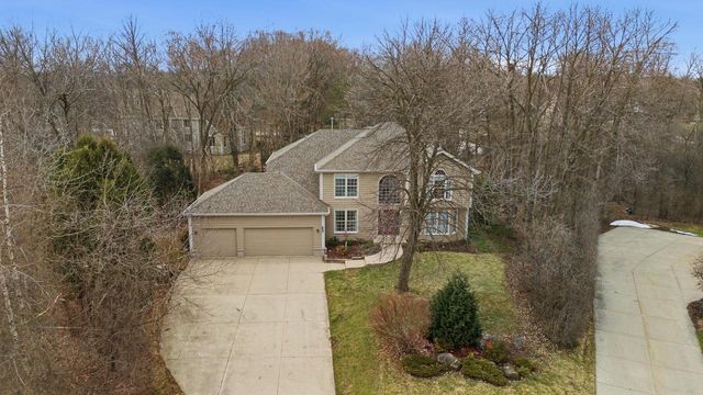12685 W Barbary COURT, New Berlin, WI 53151