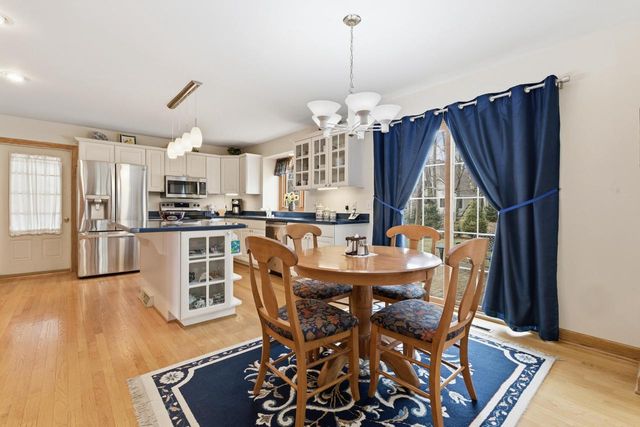 12685 W Barbary COURT, New Berlin, WI 53151