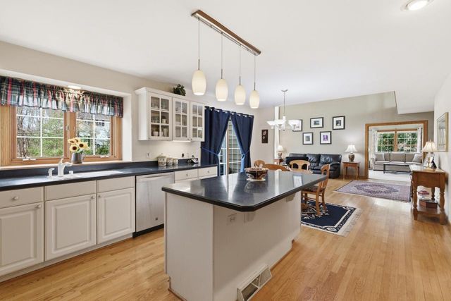 12685 W Barbary COURT, New Berlin, WI 53151