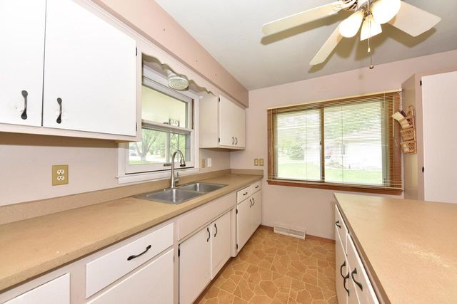 N87W17833 Shepherd DRIVE, Menomonee Falls, WI 53051