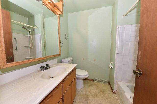 N87W17833 Shepherd DRIVE, Menomonee Falls, WI 53051