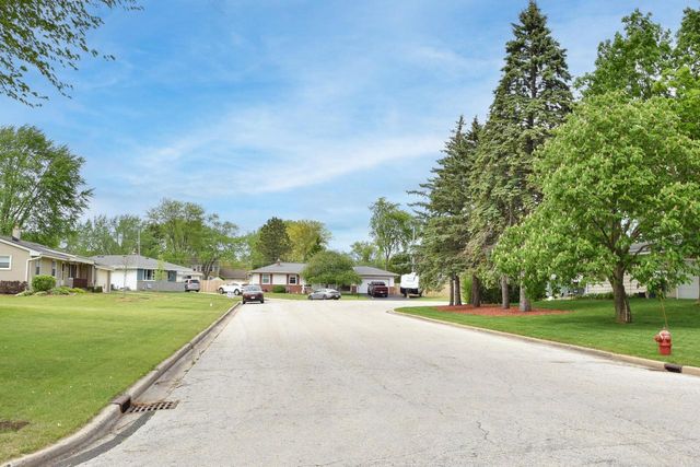 N87W17833 Shepherd DRIVE, Menomonee Falls, WI 53051