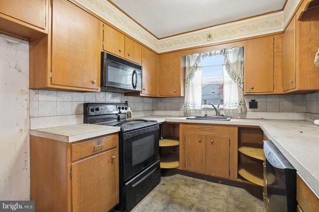 106 MAIN ST, Harleysville, PA 19438