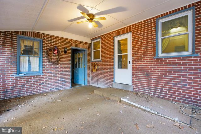 106 MAIN ST, Harleysville, PA 19438