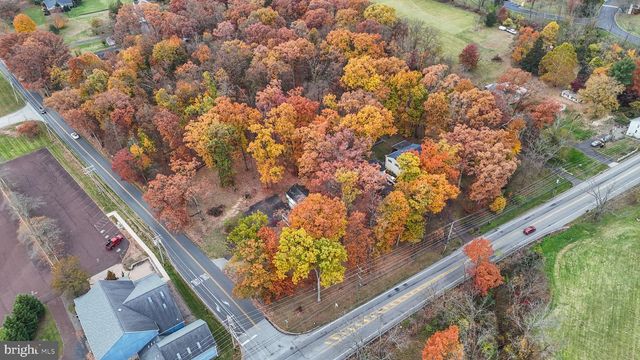 106 MAIN ST, Harleysville, PA 19438