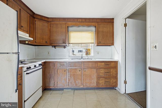 106 MAIN ST, Harleysville, PA 19438