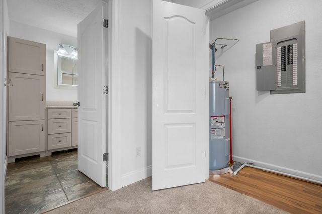 216 W Walnut Street, Bolivar, MO 65613