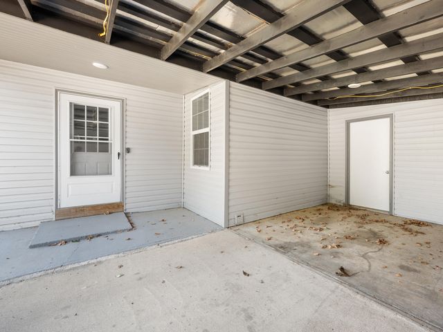 216 W Walnut Street, Bolivar, MO 65613