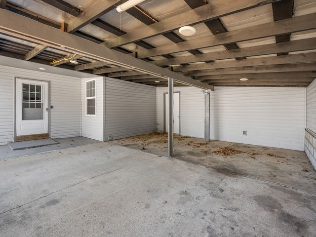 216 W Walnut Street, Bolivar, MO 65613