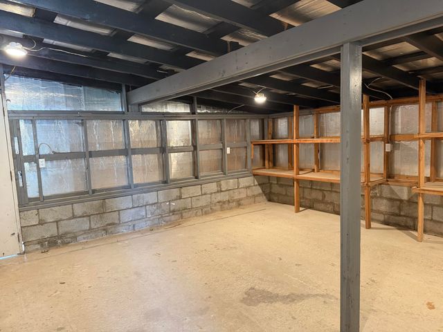 216 W Walnut Street, Bolivar, MO 65613