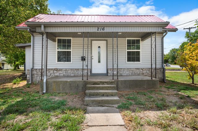 216 W Walnut Street, Bolivar, MO 65613