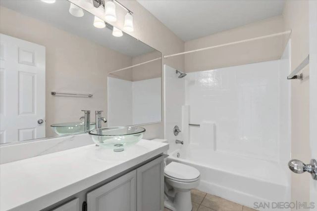 16156 Avenida Venusto 2, San Diego, CA 92128