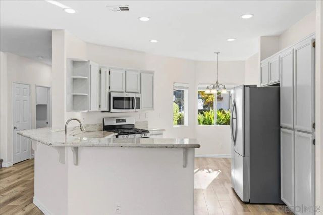 16156 Avenida Venusto 2, San Diego, CA 92128