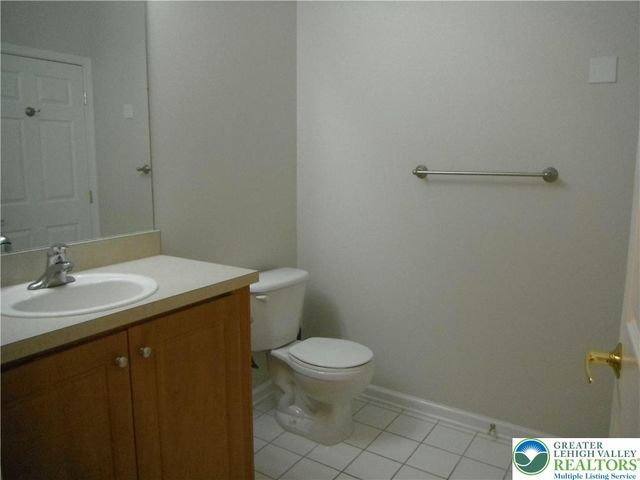 1113 Old Course Lane, Easton, PA 18042