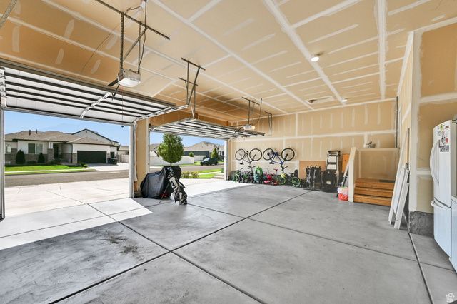 6783 S COOK DR, South Weber, UT 84405