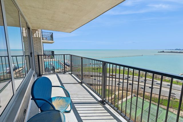 400 E Randolph Street 2307, Chicago, IL 60601