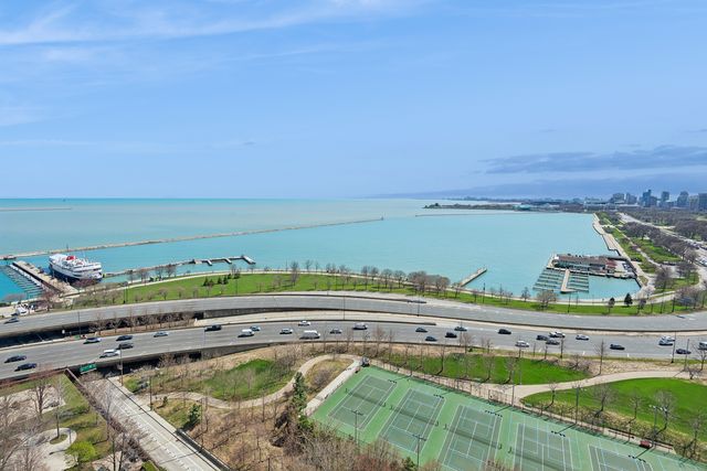 400 E Randolph Street 2307, Chicago, IL 60601