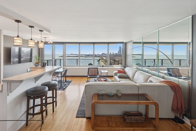 400 E Randolph Street 2307, Chicago, IL 60601