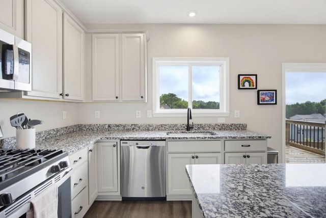118 Greenbrier Way, Canton, GA 30114