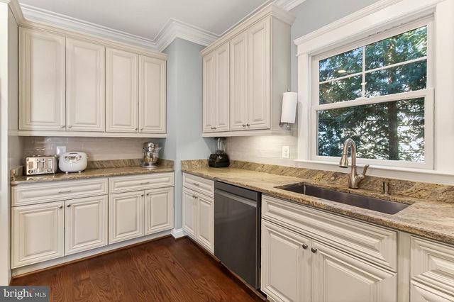 604 N OAK ST, Falls Church, VA 22046