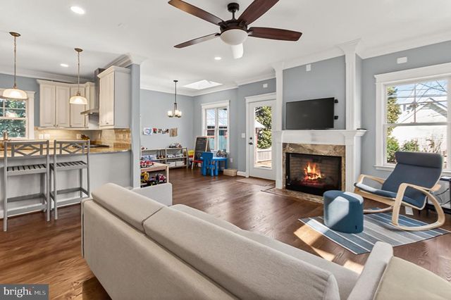 604 N OAK ST, Falls Church, VA 22046