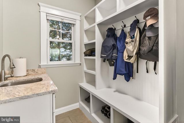 604 N OAK ST, Falls Church, VA 22046