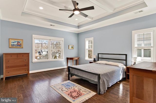 604 N OAK ST, Falls Church, VA 22046