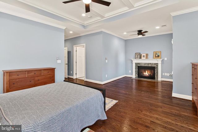 604 N OAK ST, Falls Church, VA 22046