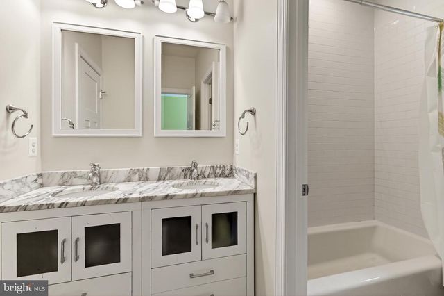 604 N OAK ST, Falls Church, VA 22046