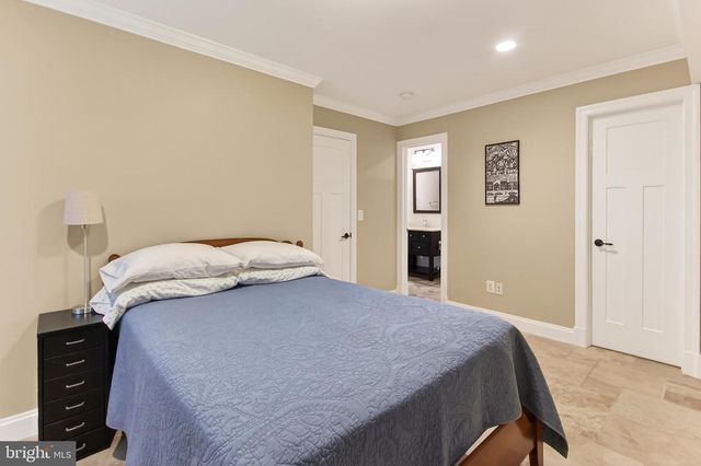 604 N OAK ST, Falls Church, VA 22046