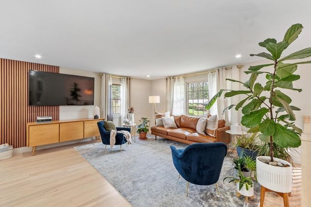 25 Porter Road, Chelmsford, MA 01824