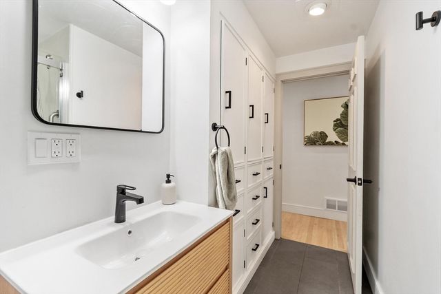 25 Porter Road, Chelmsford, MA 01824