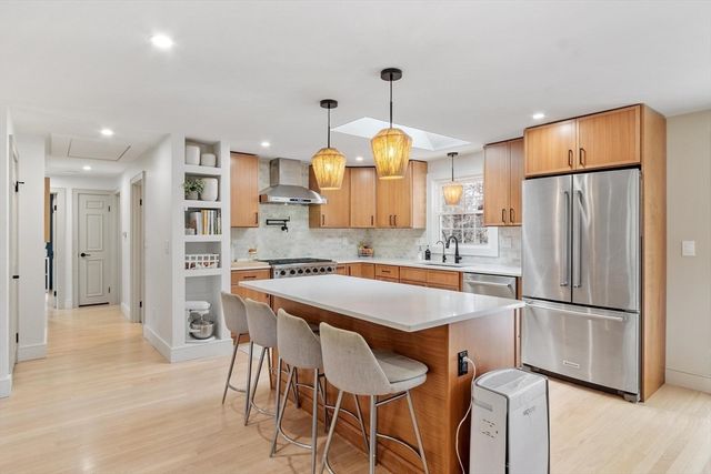 25 Porter Road, Chelmsford, MA 01824